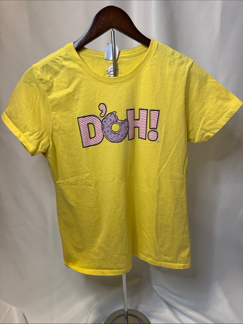 Yellow 'D'OH!' Graphic Short Sleeve Tee adult medium. Runs small 101